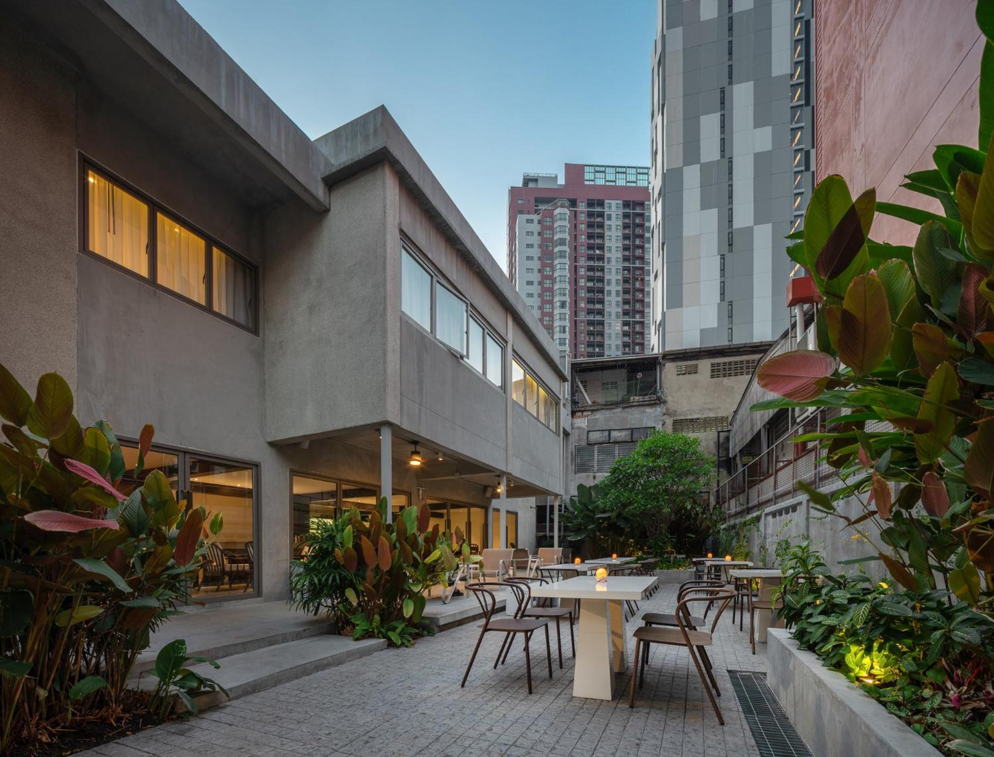 Nidhra Boutique Hotel Bangkok Sukhumvit Bagian luar foto